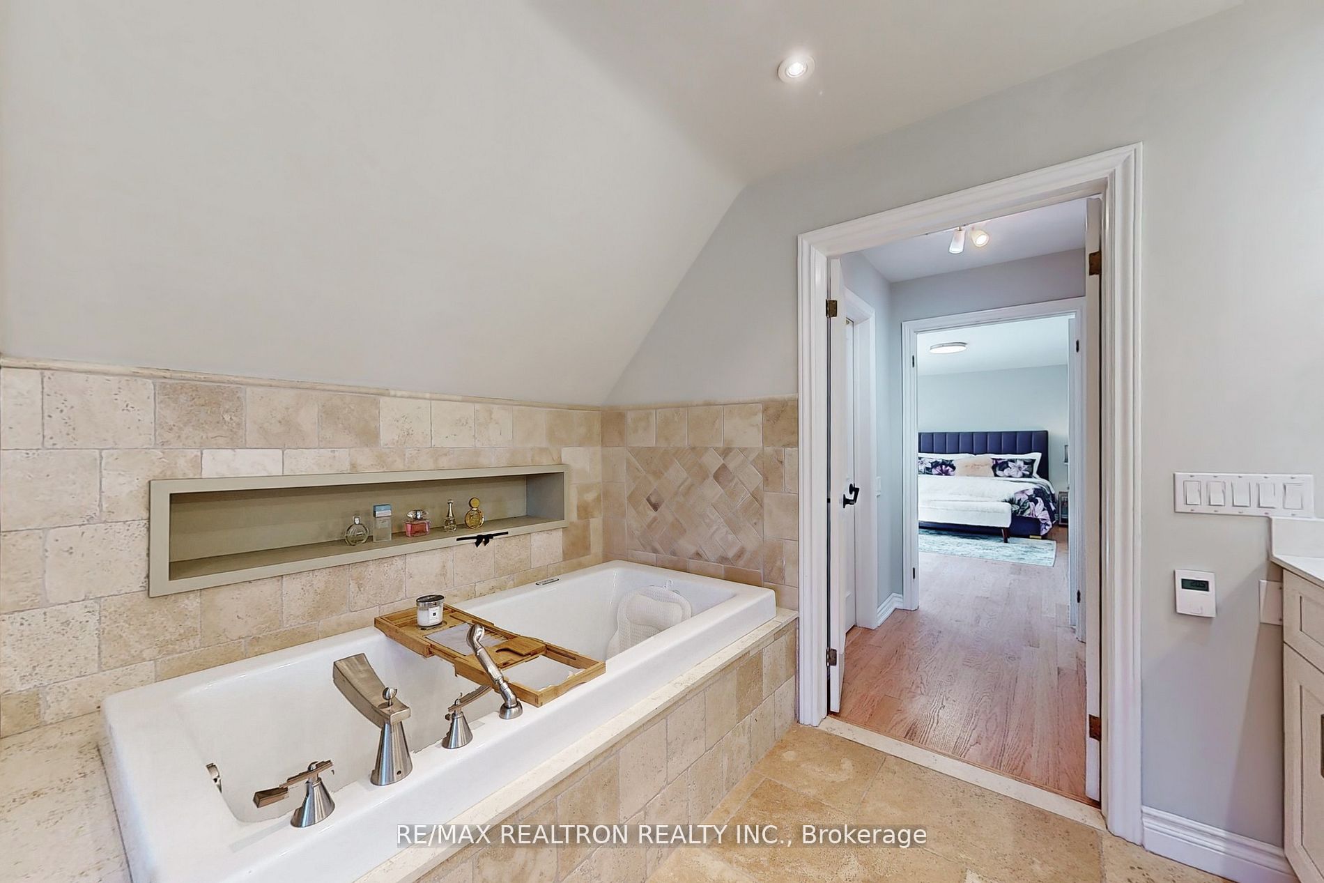 4 Waterloo Crt