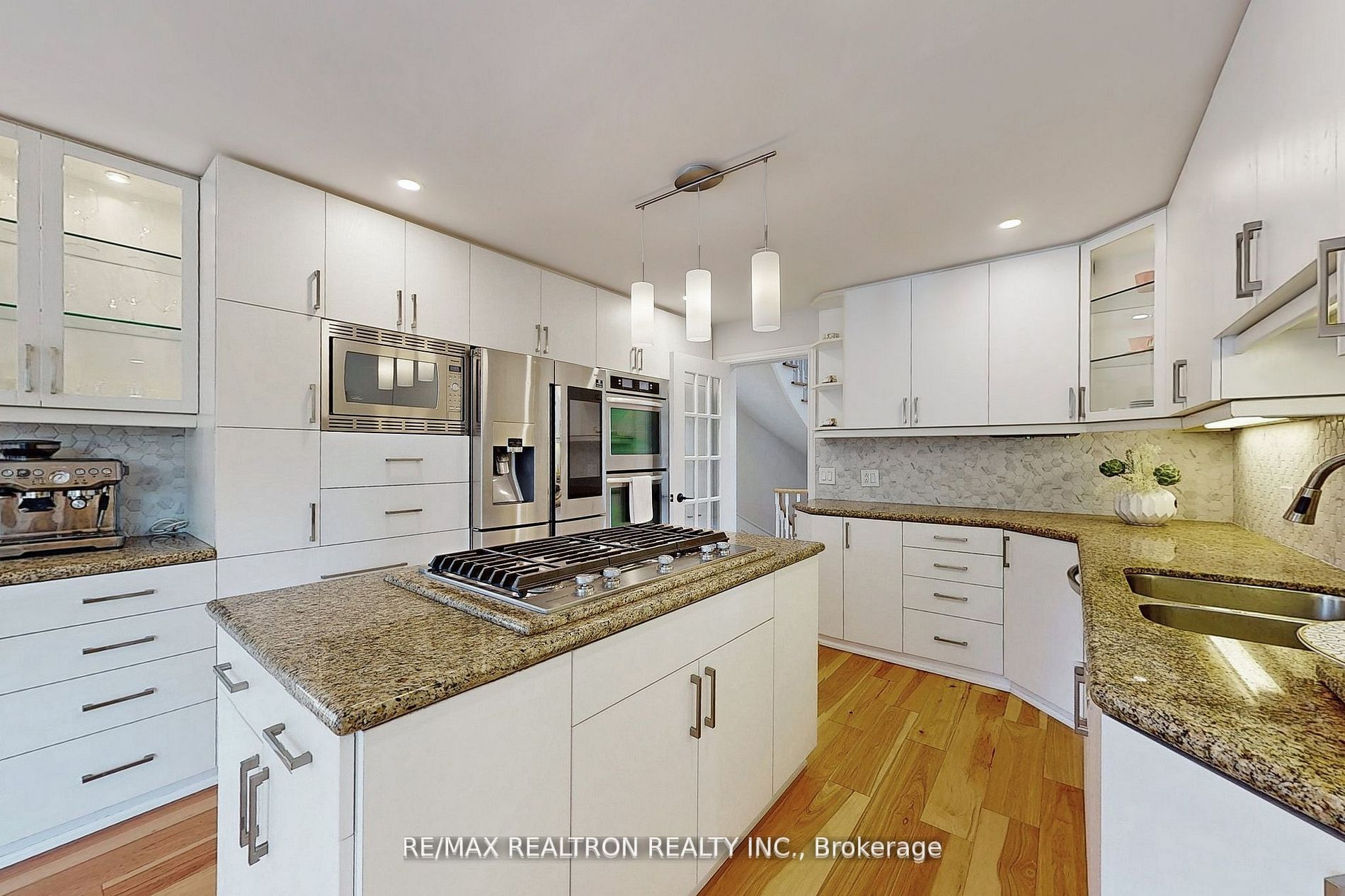 4 Waterloo Crt