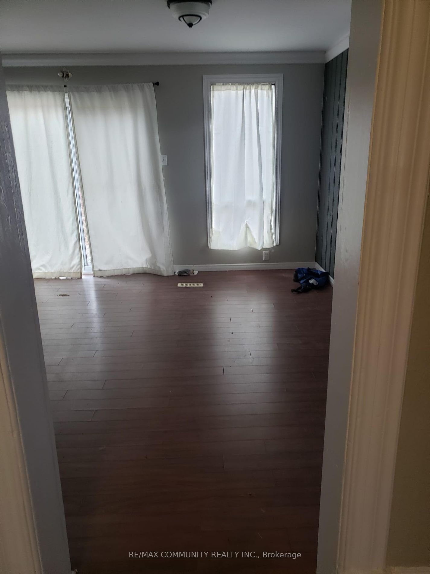 21 Forestell St