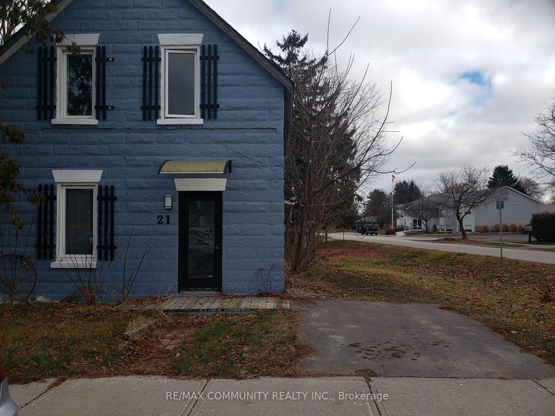 21 Forestell St