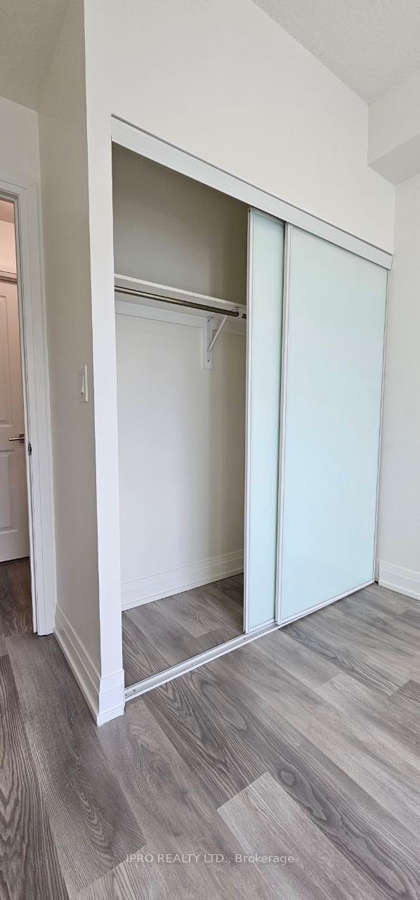 7165 Yonge St, #910