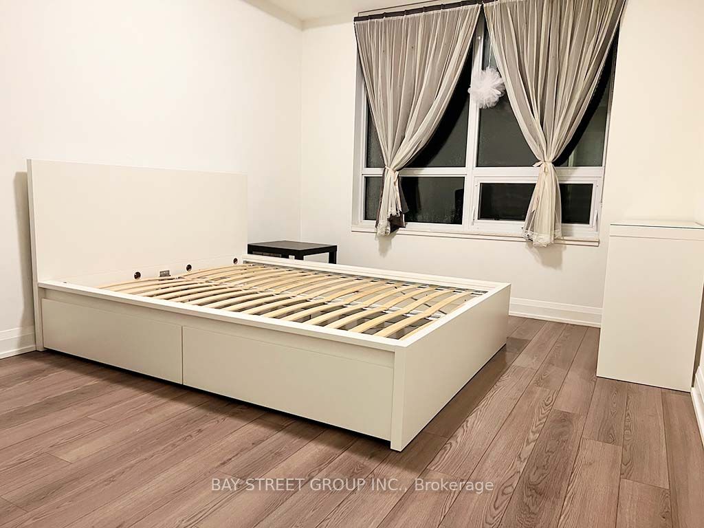 15 Water Walk Dr, #2010