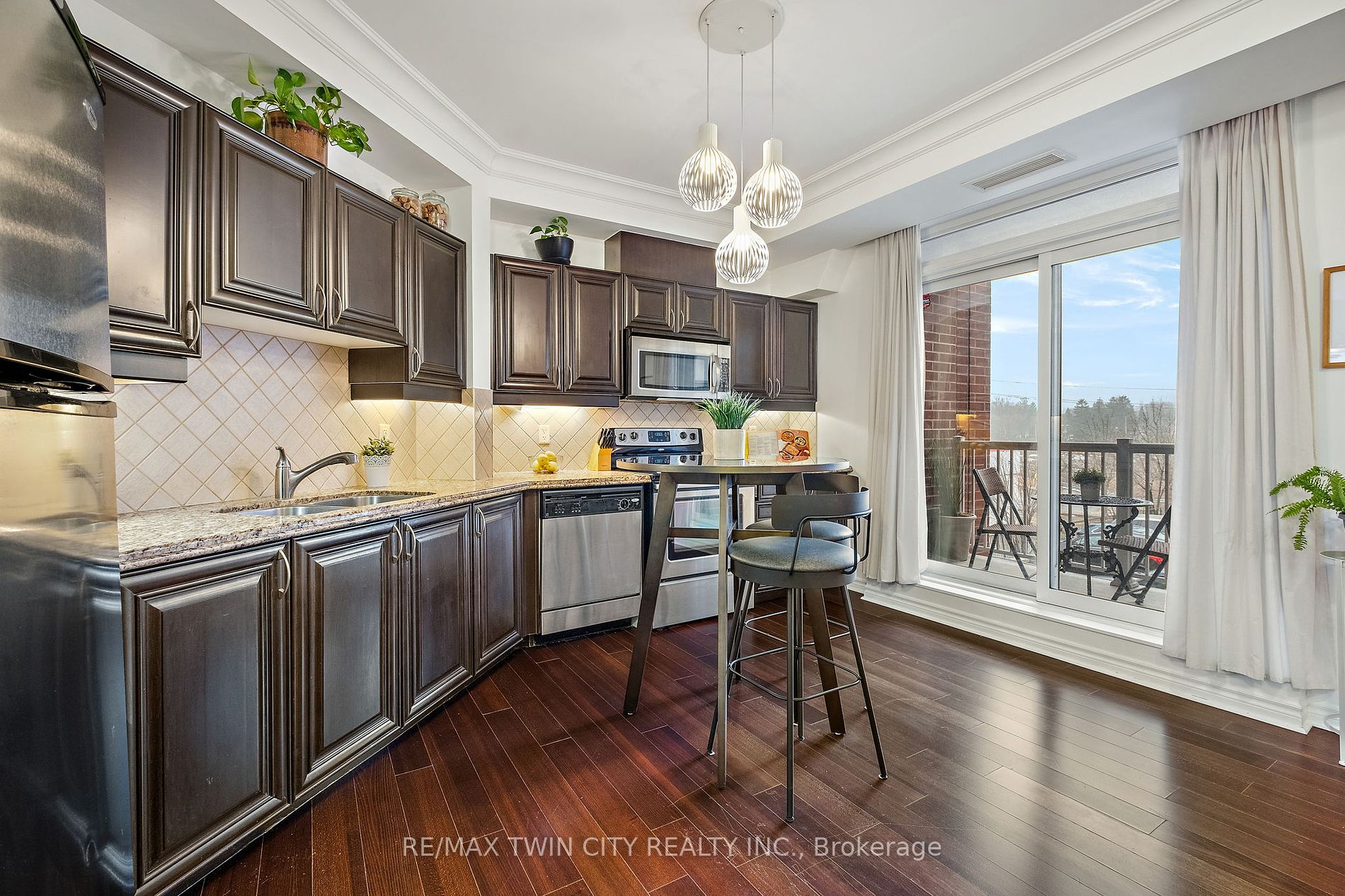 15450 Yonge St, #209