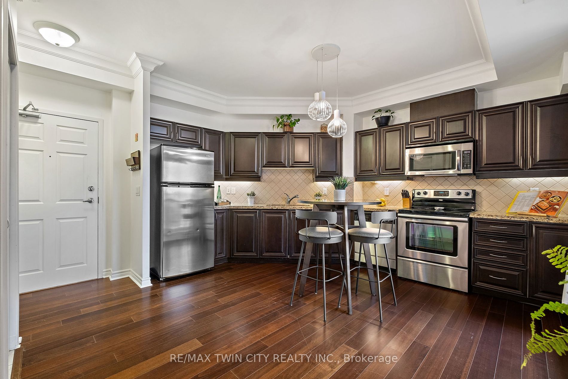 15450 Yonge St, #209