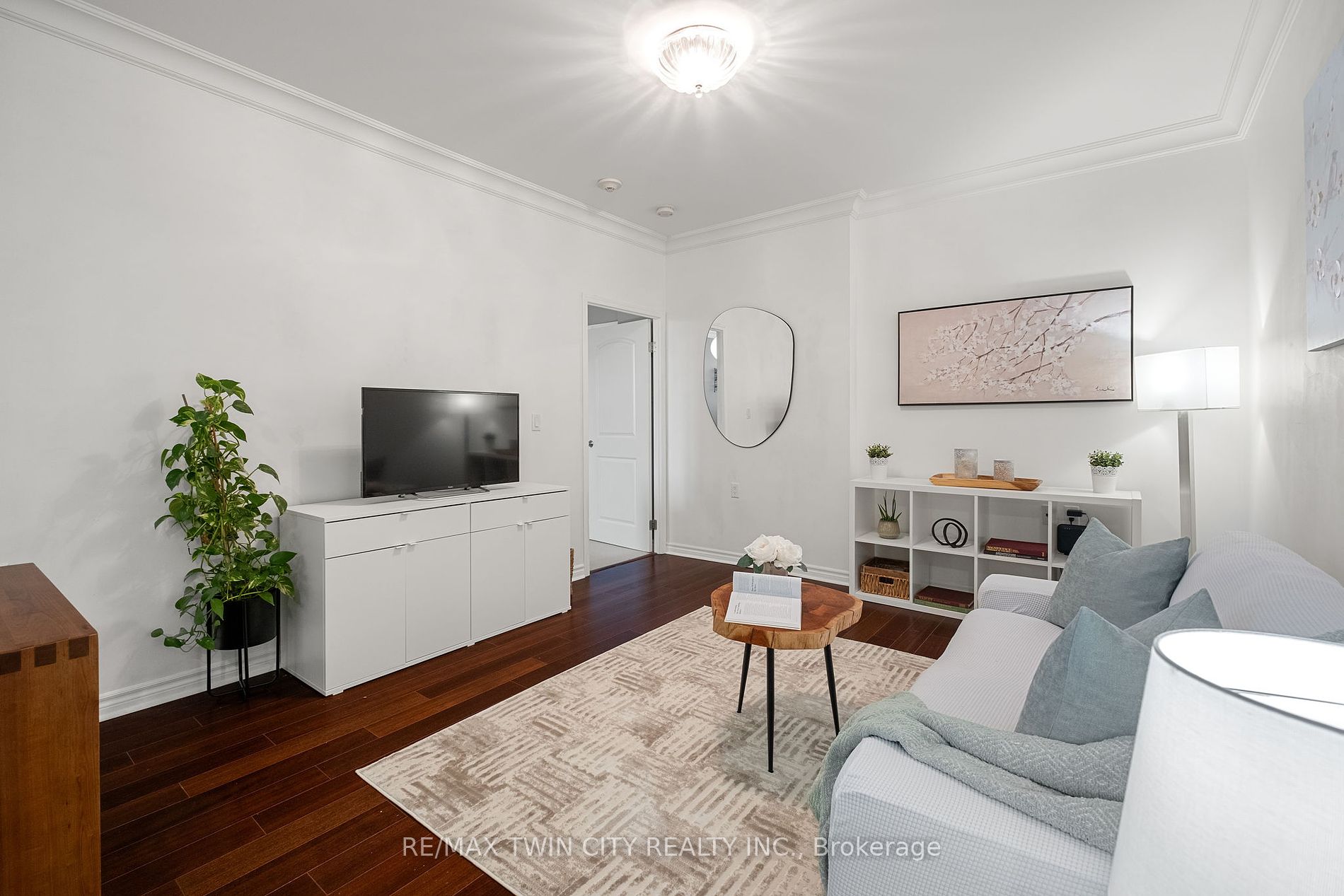 15450 Yonge St, #209