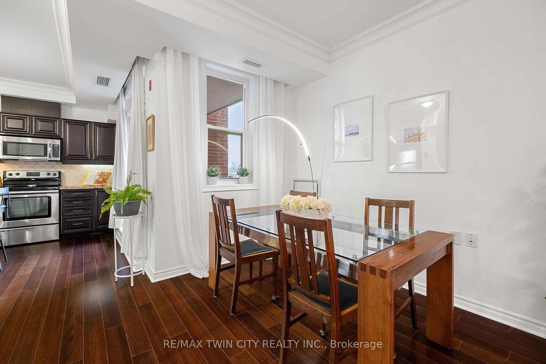 15450 Yonge St, #209