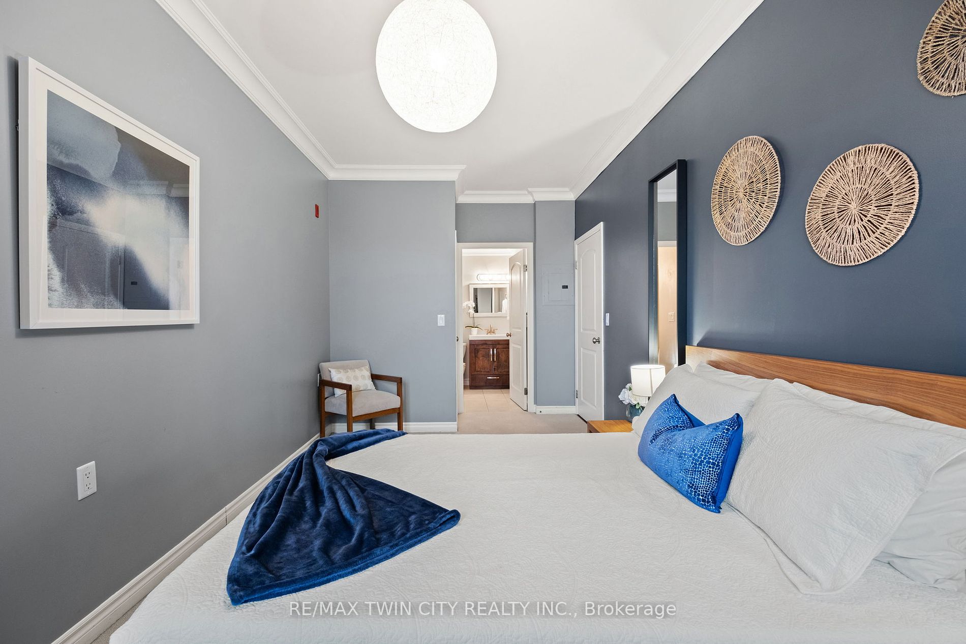 15450 Yonge St, #209