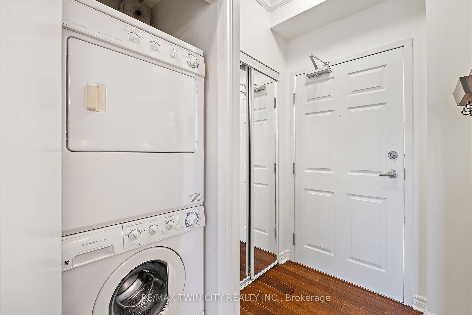 15450 Yonge St, #209