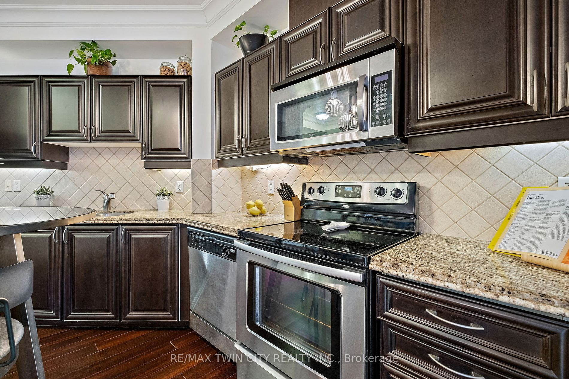 15450 Yonge St, #209