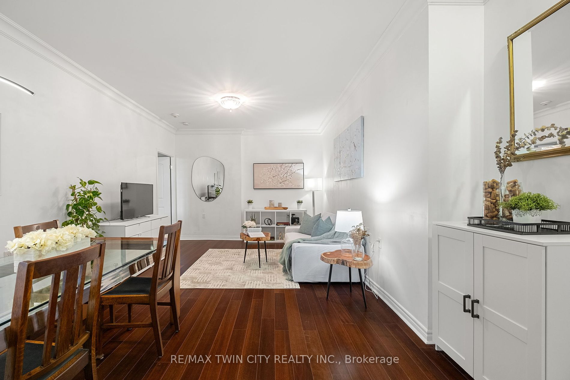 15450 Yonge St, #209