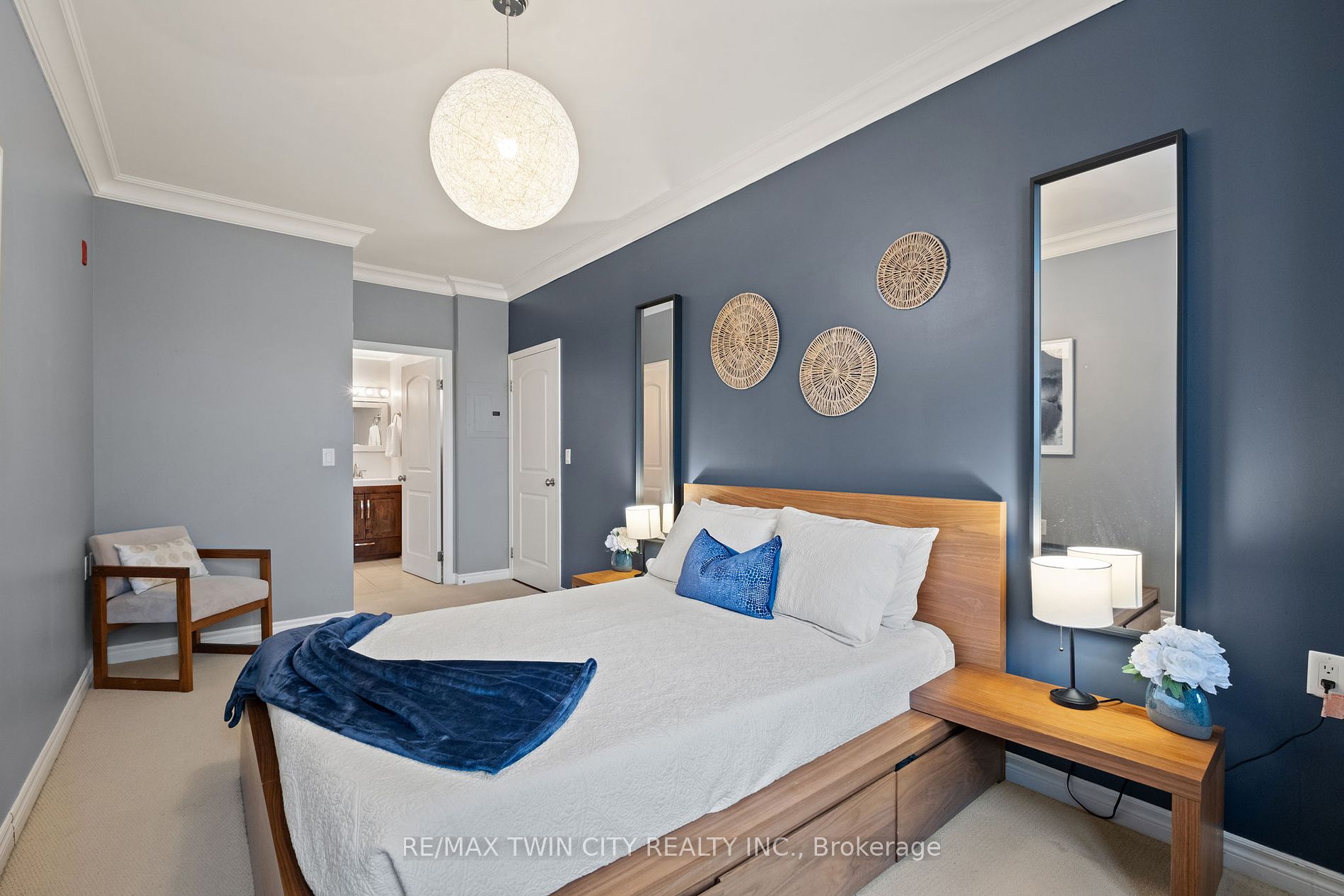 15450 Yonge St, #209