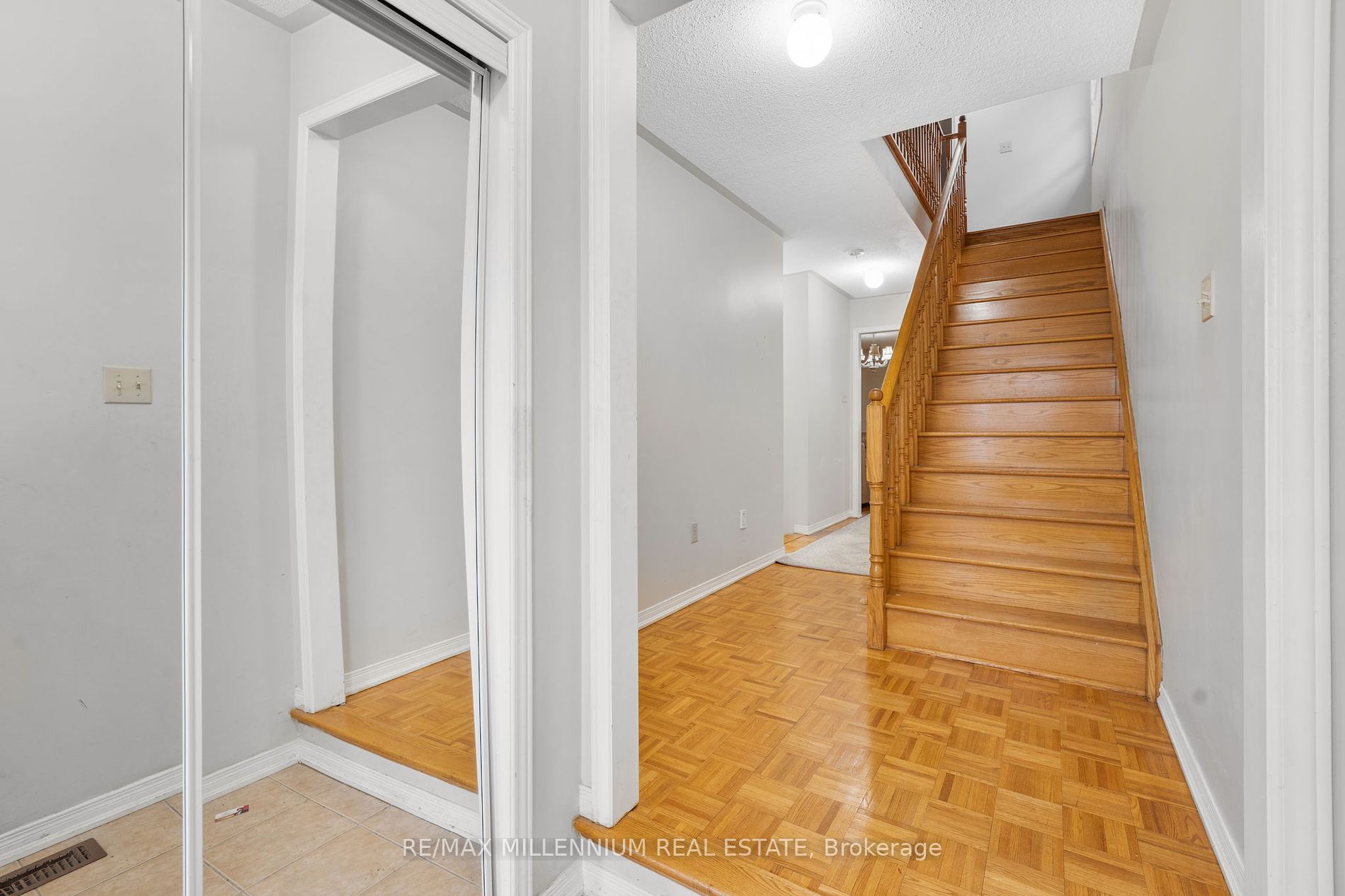 50 Argento Cres, #Upper