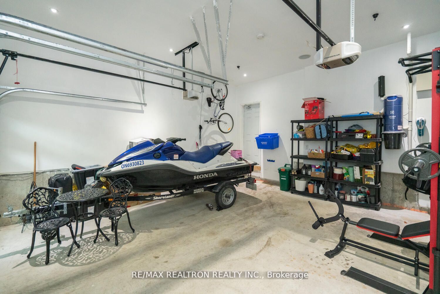 923 Goring Circ