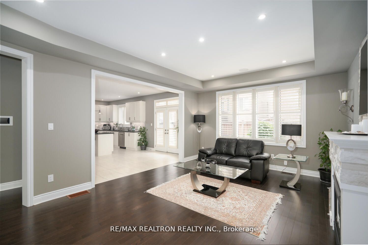 923 Goring Circ