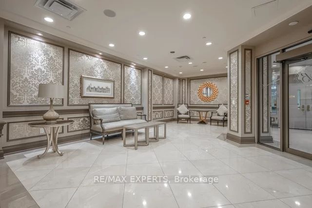 9255 Jane St, #1211