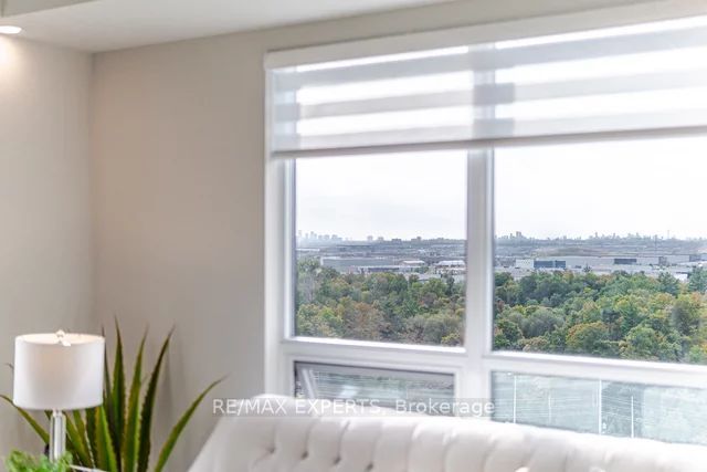 9255 Jane St, #1211