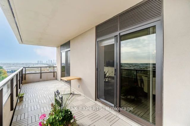 9255 Jane St, #1211