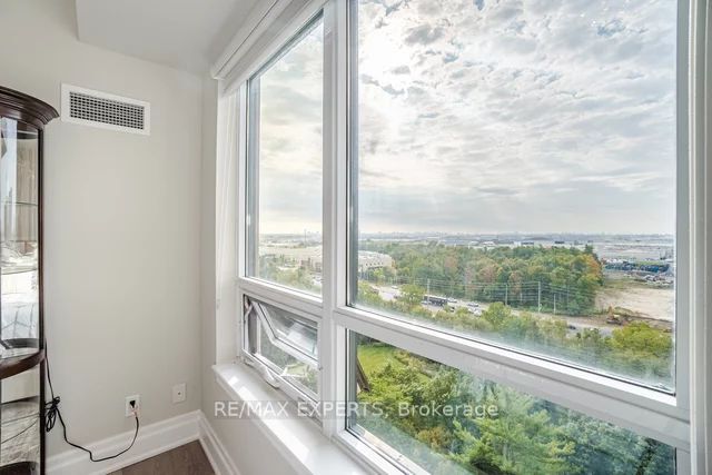 9255 Jane St, #1211