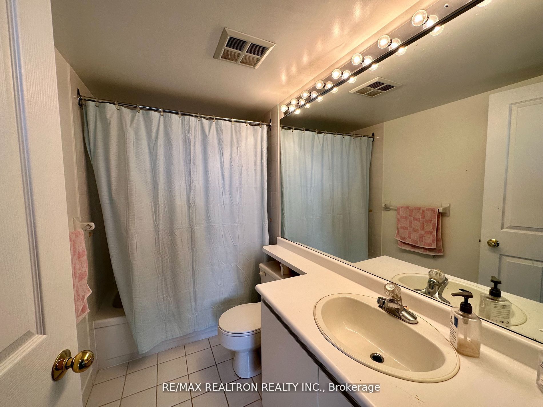 110 Promenade Circ, #1709