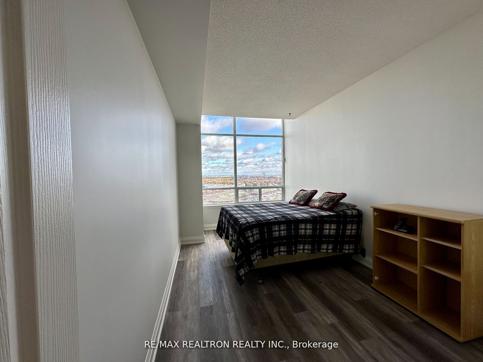 110 Promenade Circ, #1709