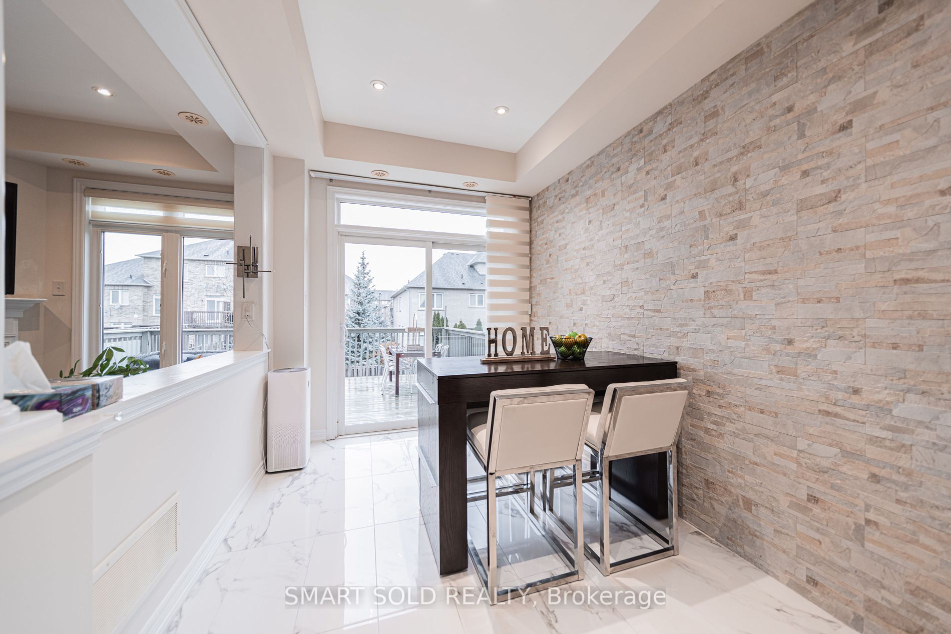 18 George Kirby St