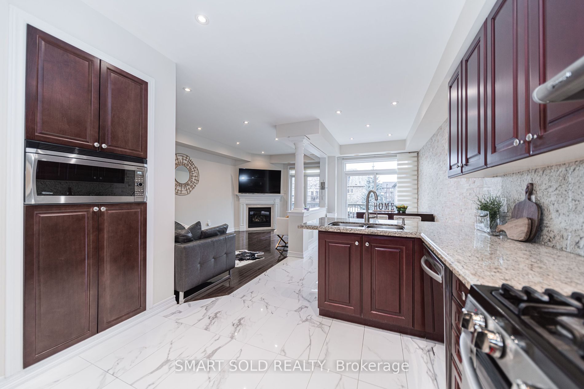 18 George Kirby St