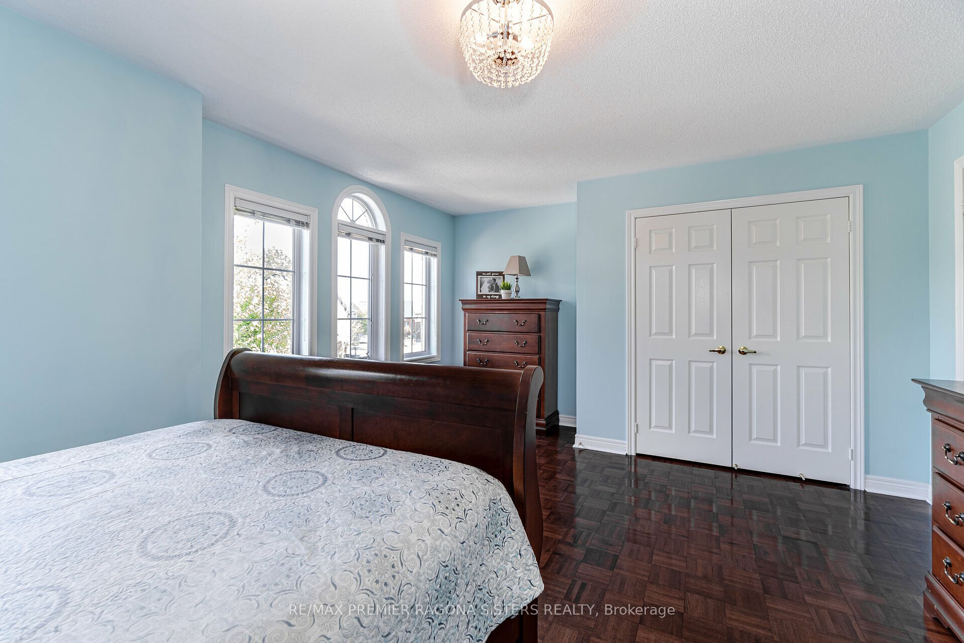 72 Criscione Dr