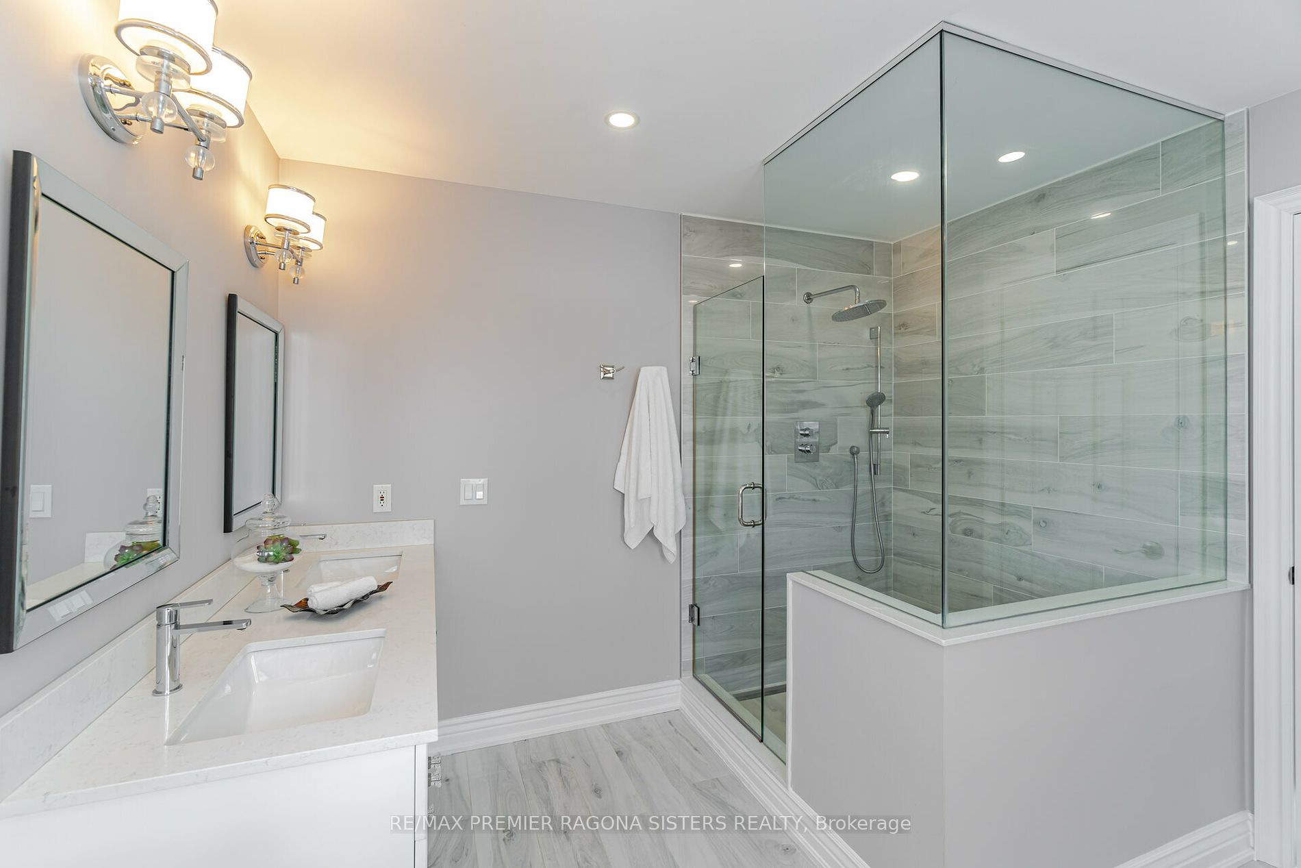 72 Criscione Dr