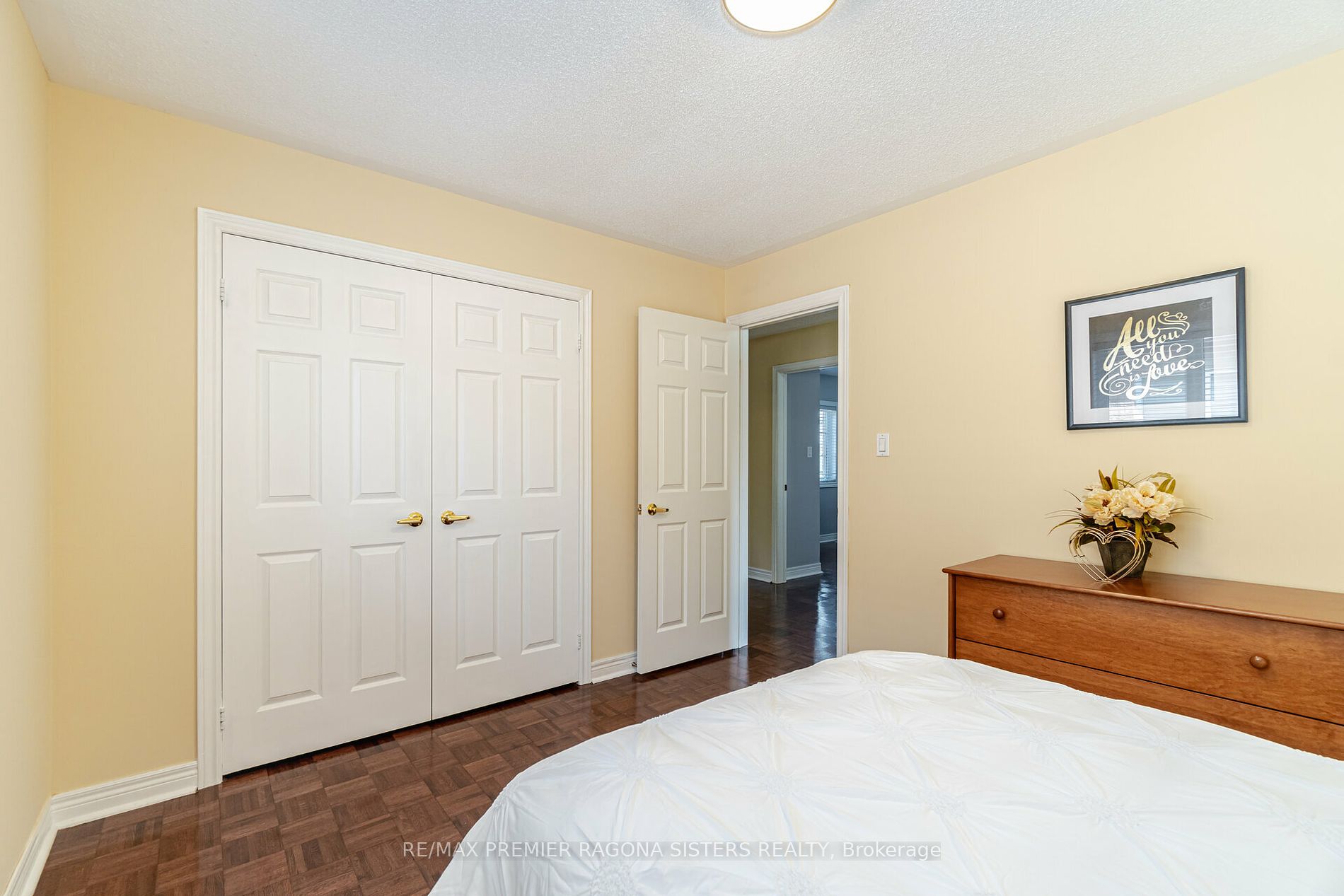 72 Criscione Dr