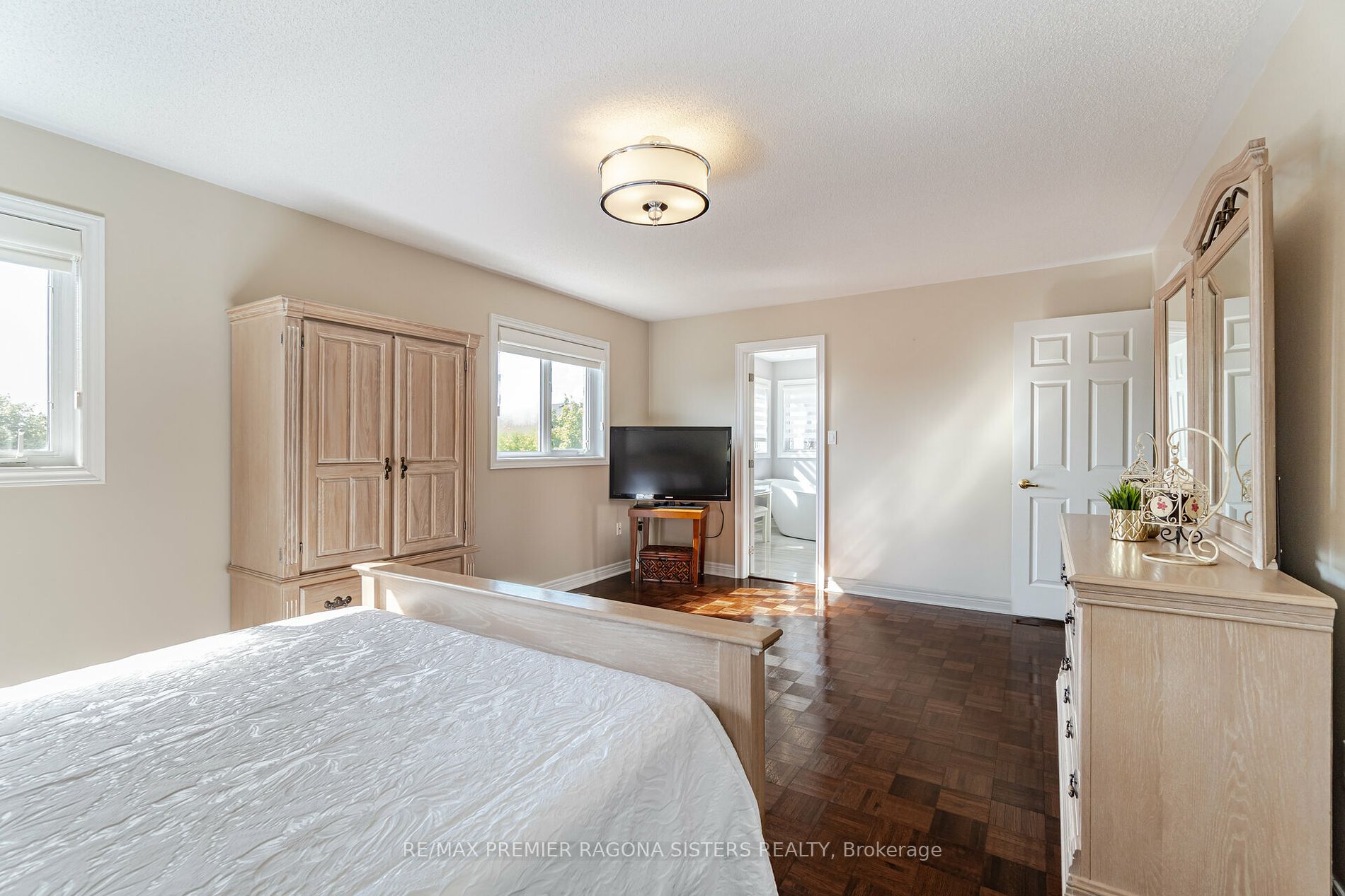 72 Criscione Dr