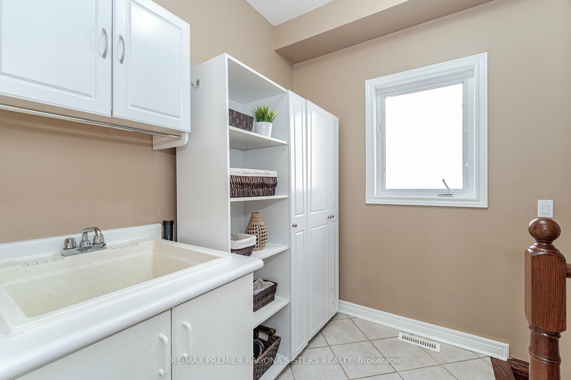 72 Criscione Dr