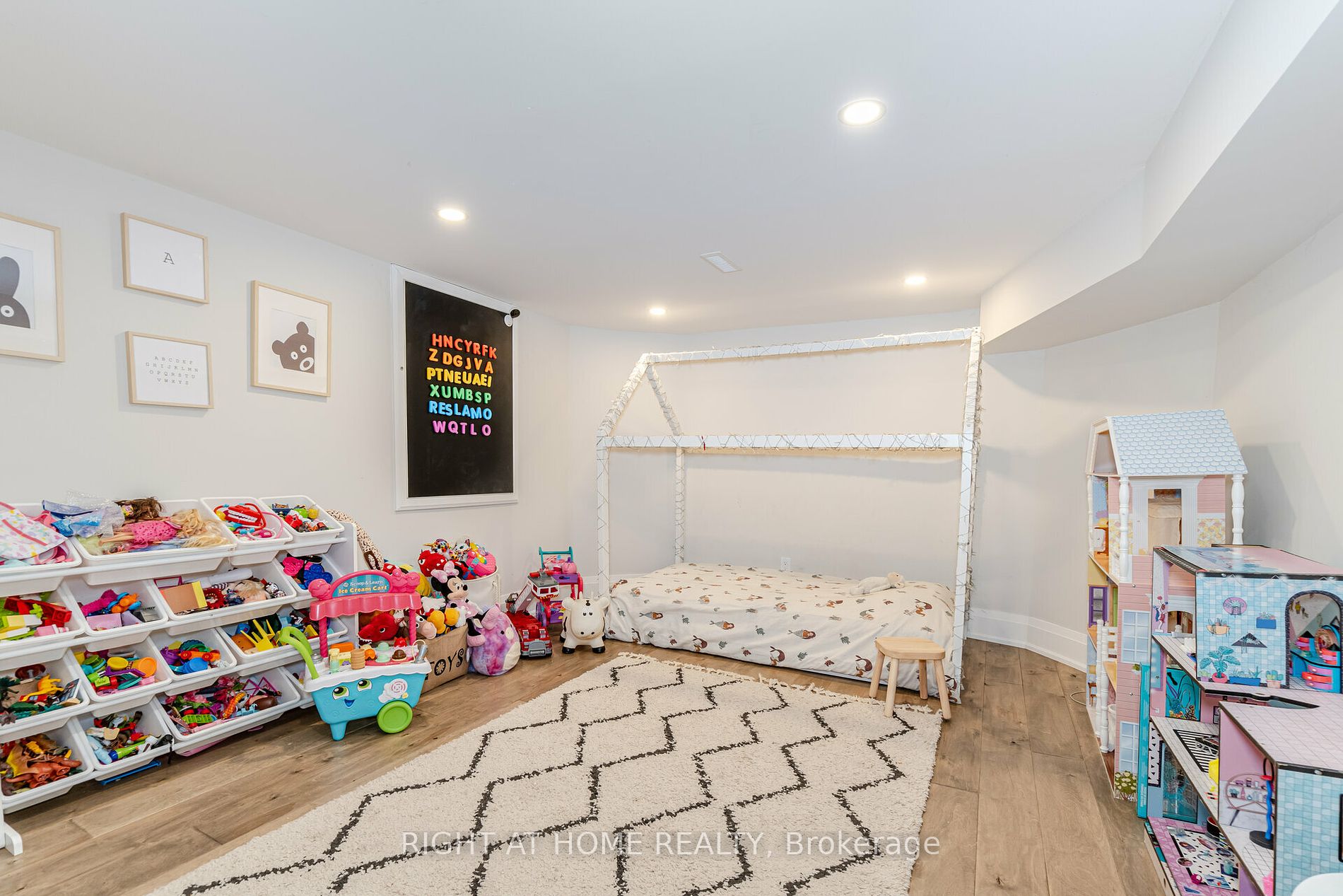 789 College Manor Drive