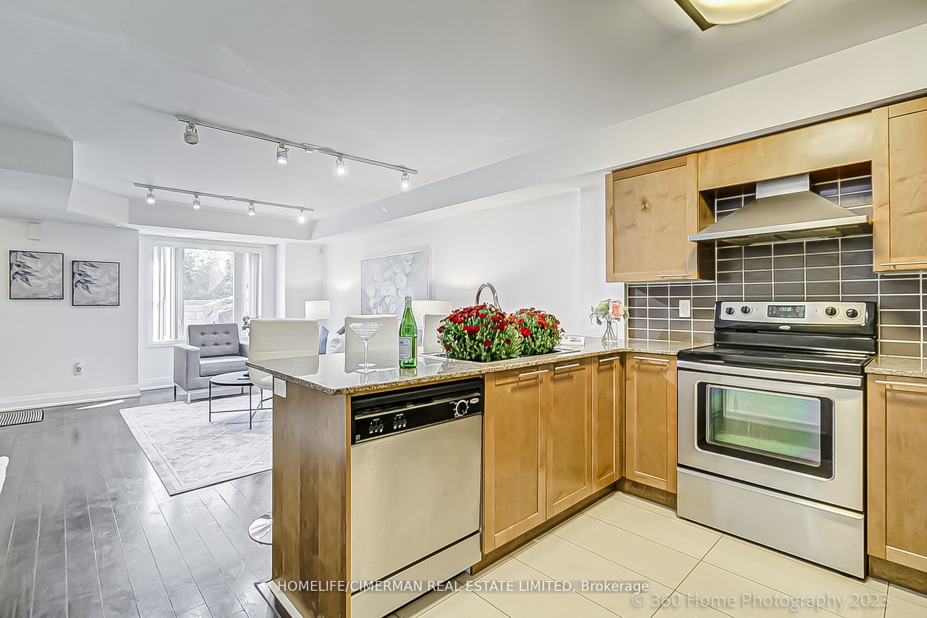 318 John Street, #123