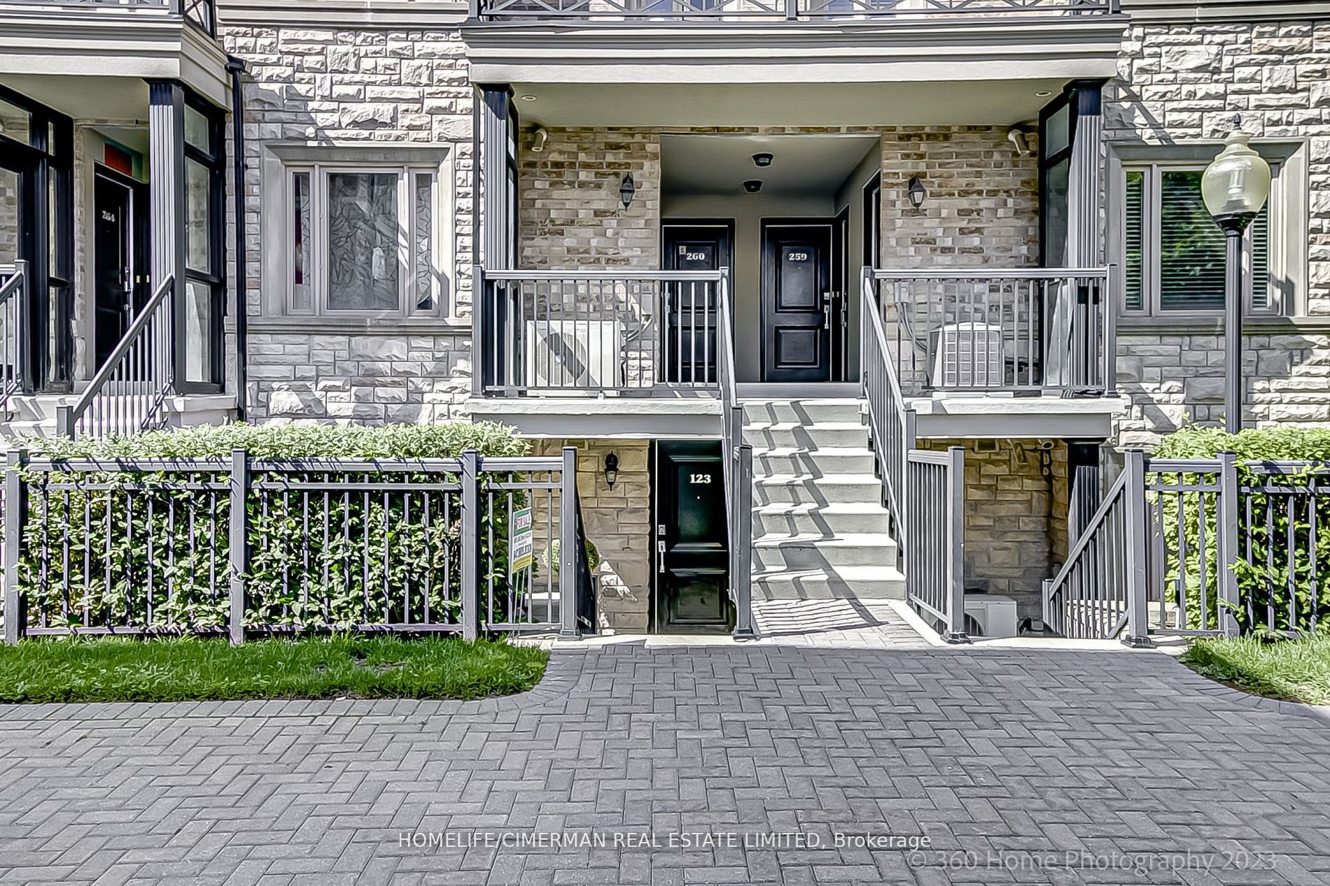318 John Street, #123