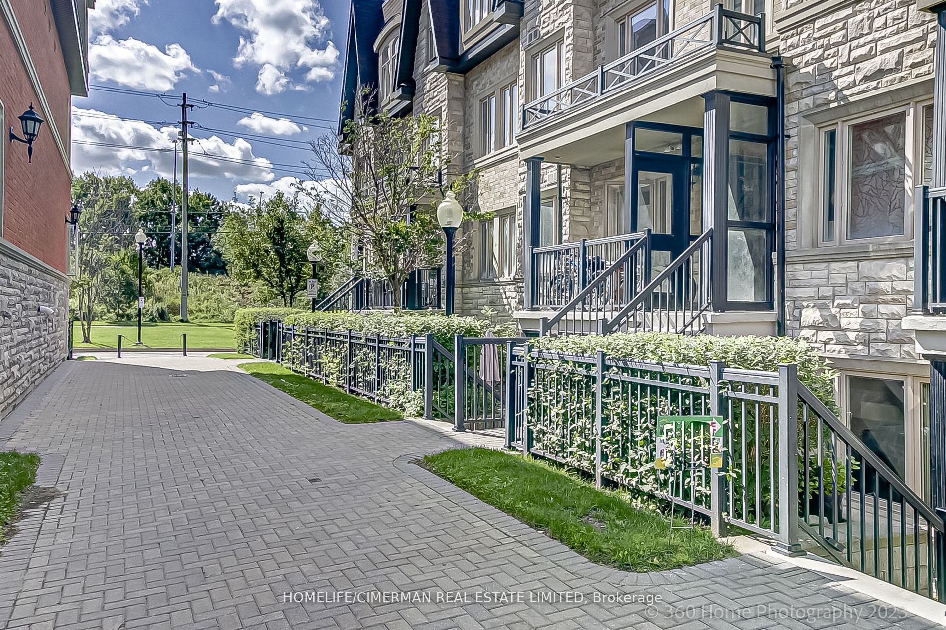 318 John Street, #123