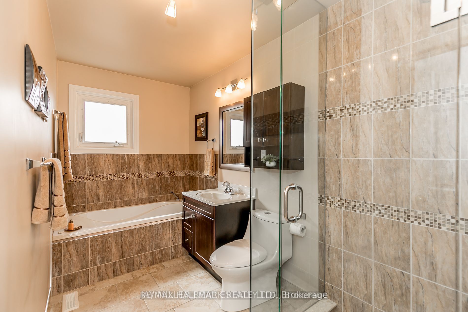 917 Ferndale Cres