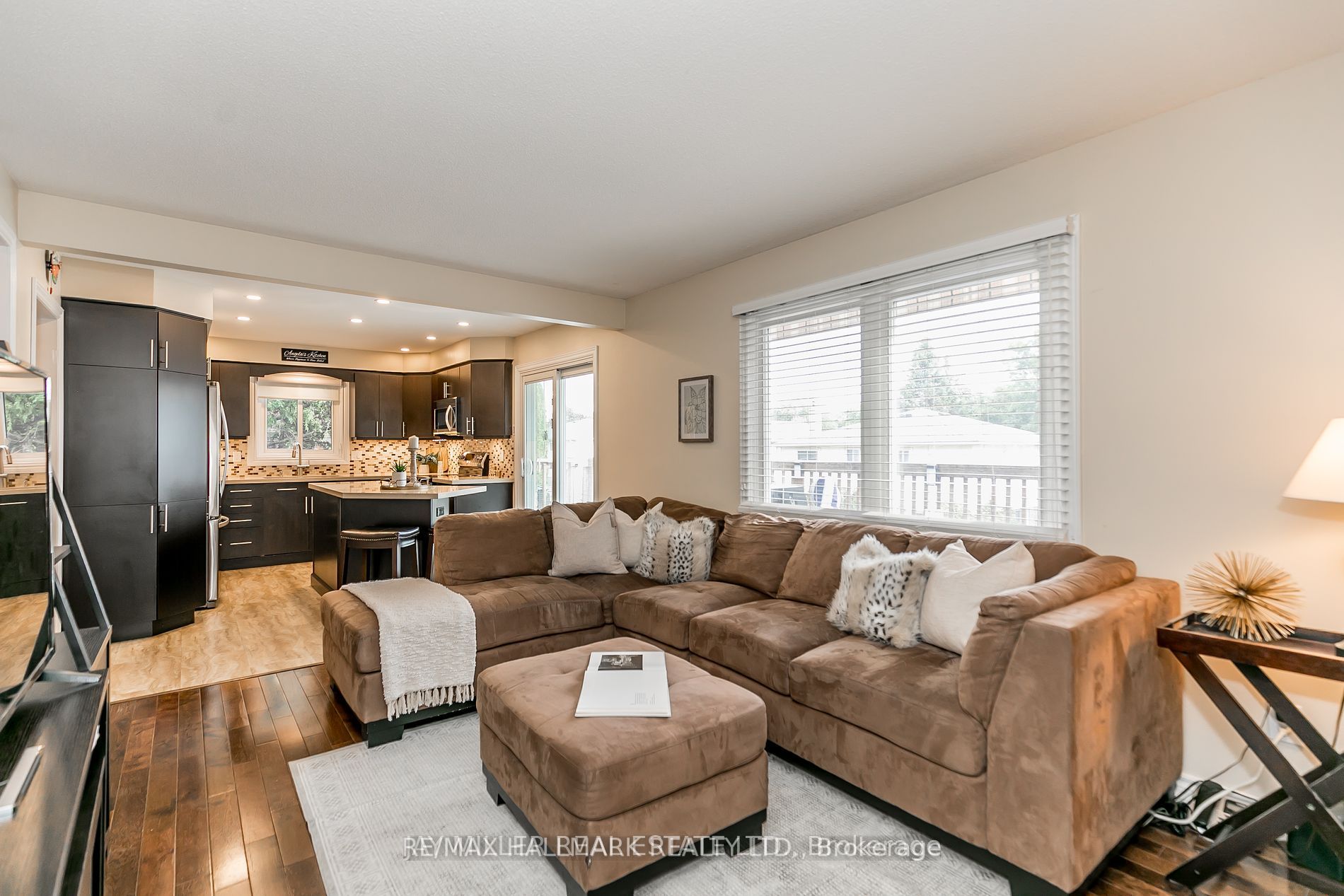 917 Ferndale Cres