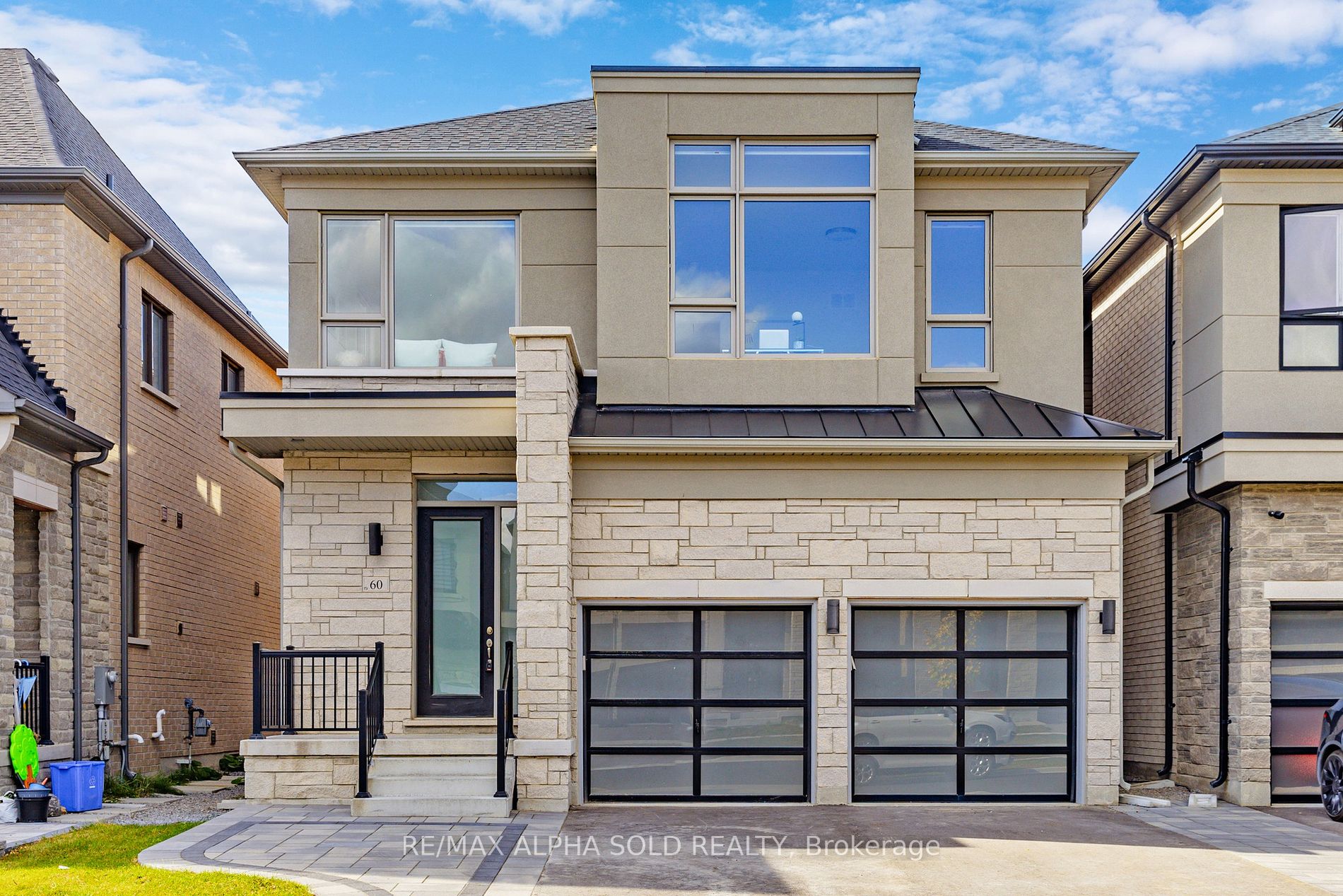 60 Brookfam St