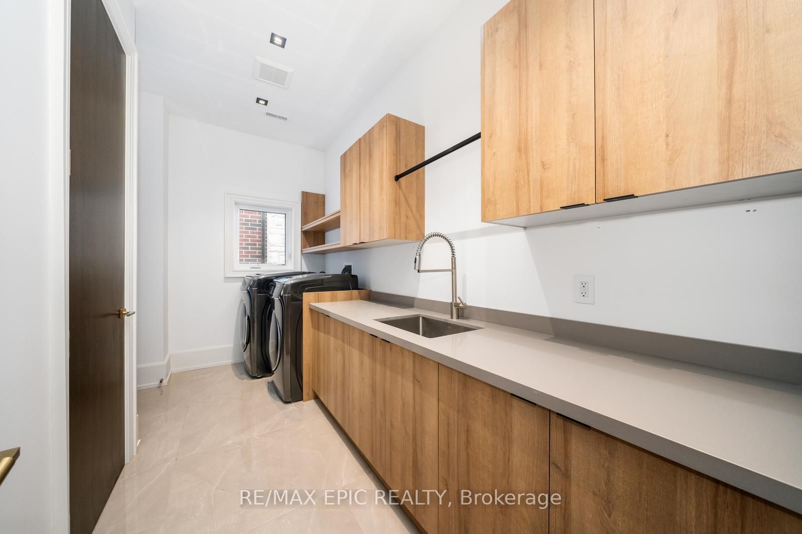 106 Dexter Rd