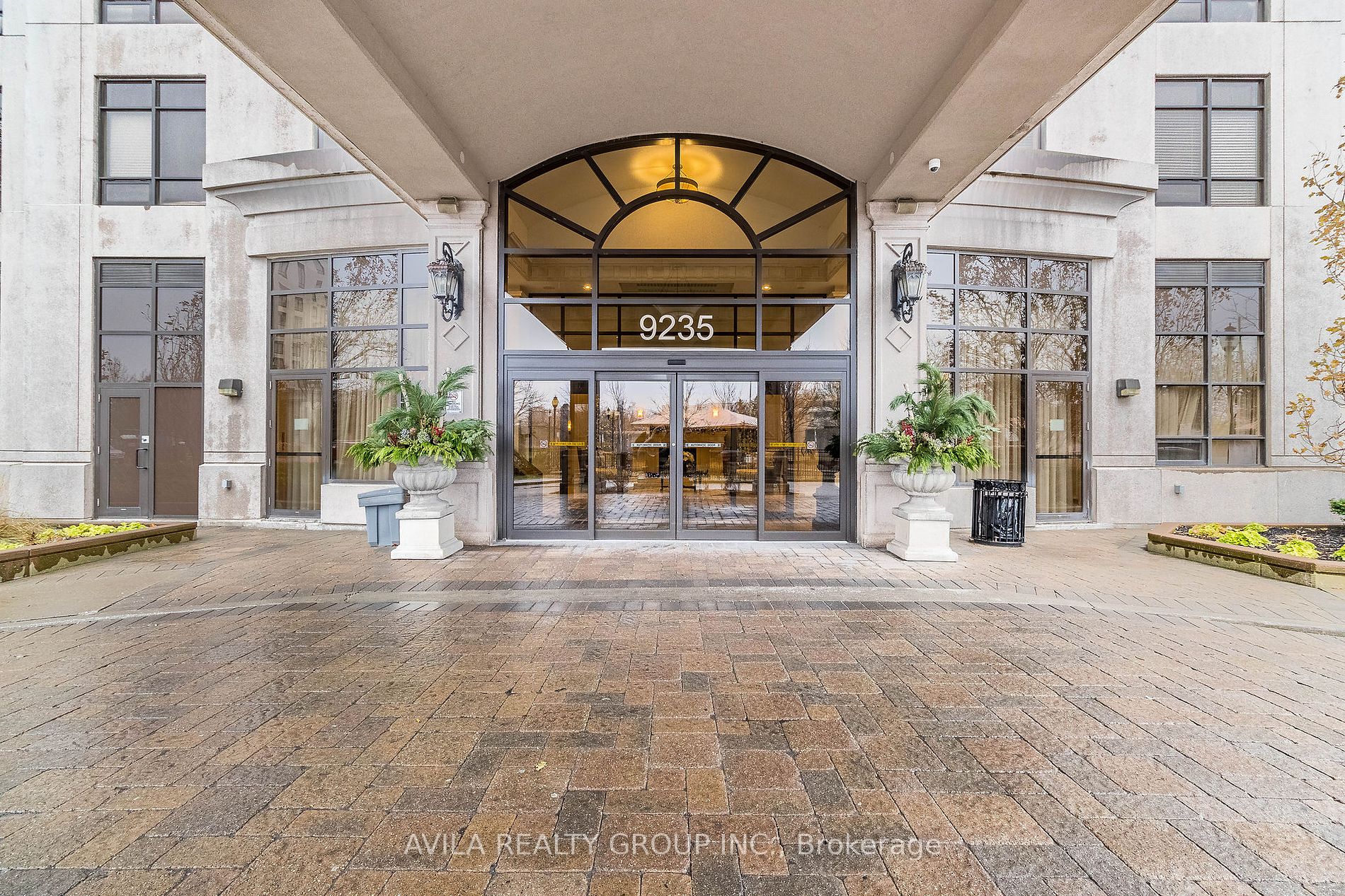 9235 Jane Street, #104