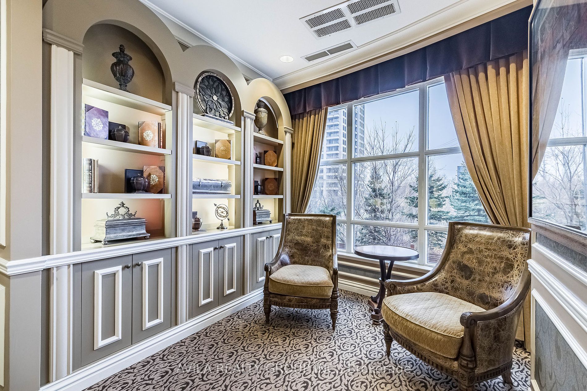 9235 Jane Street, #104