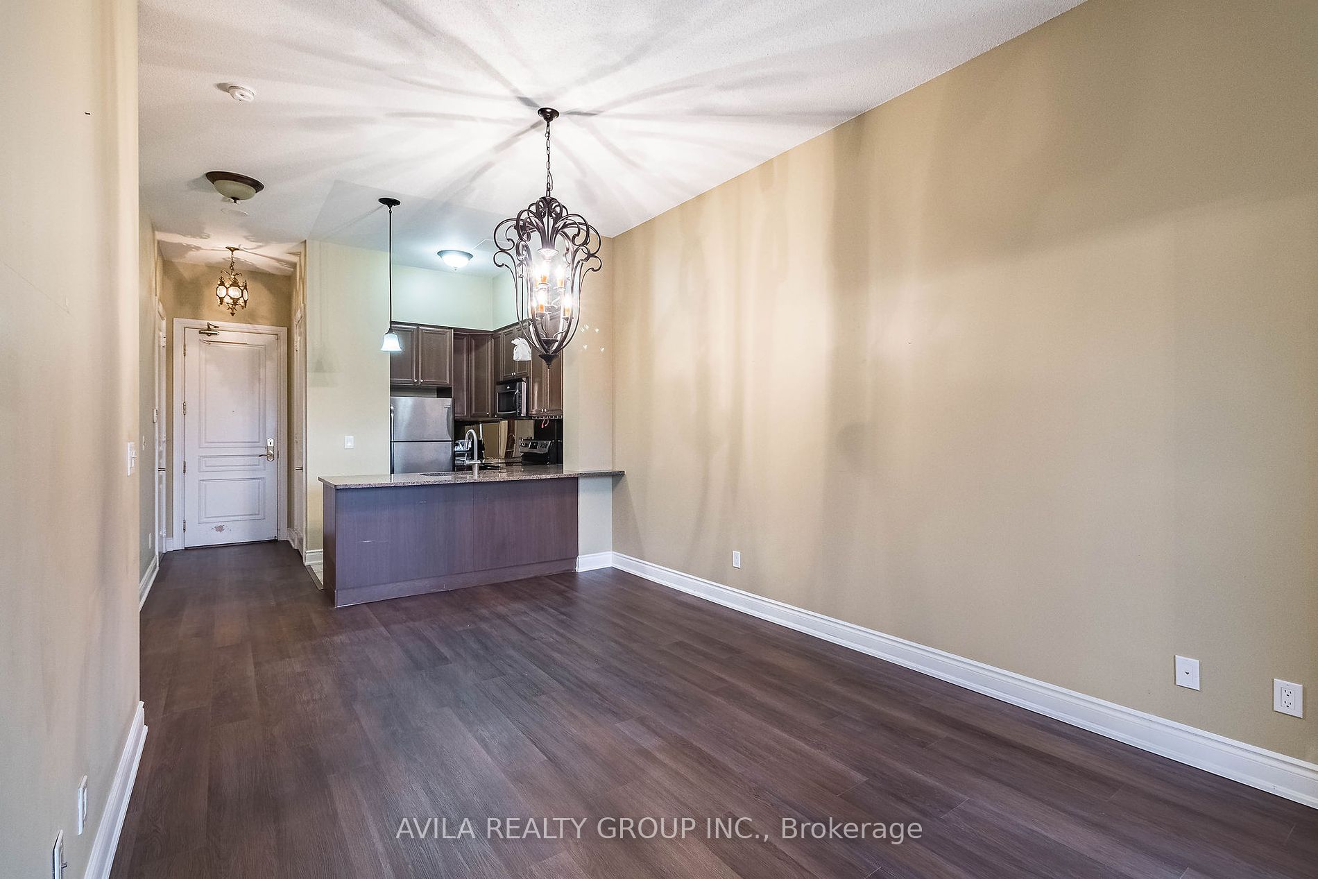 9235 Jane Street, #104