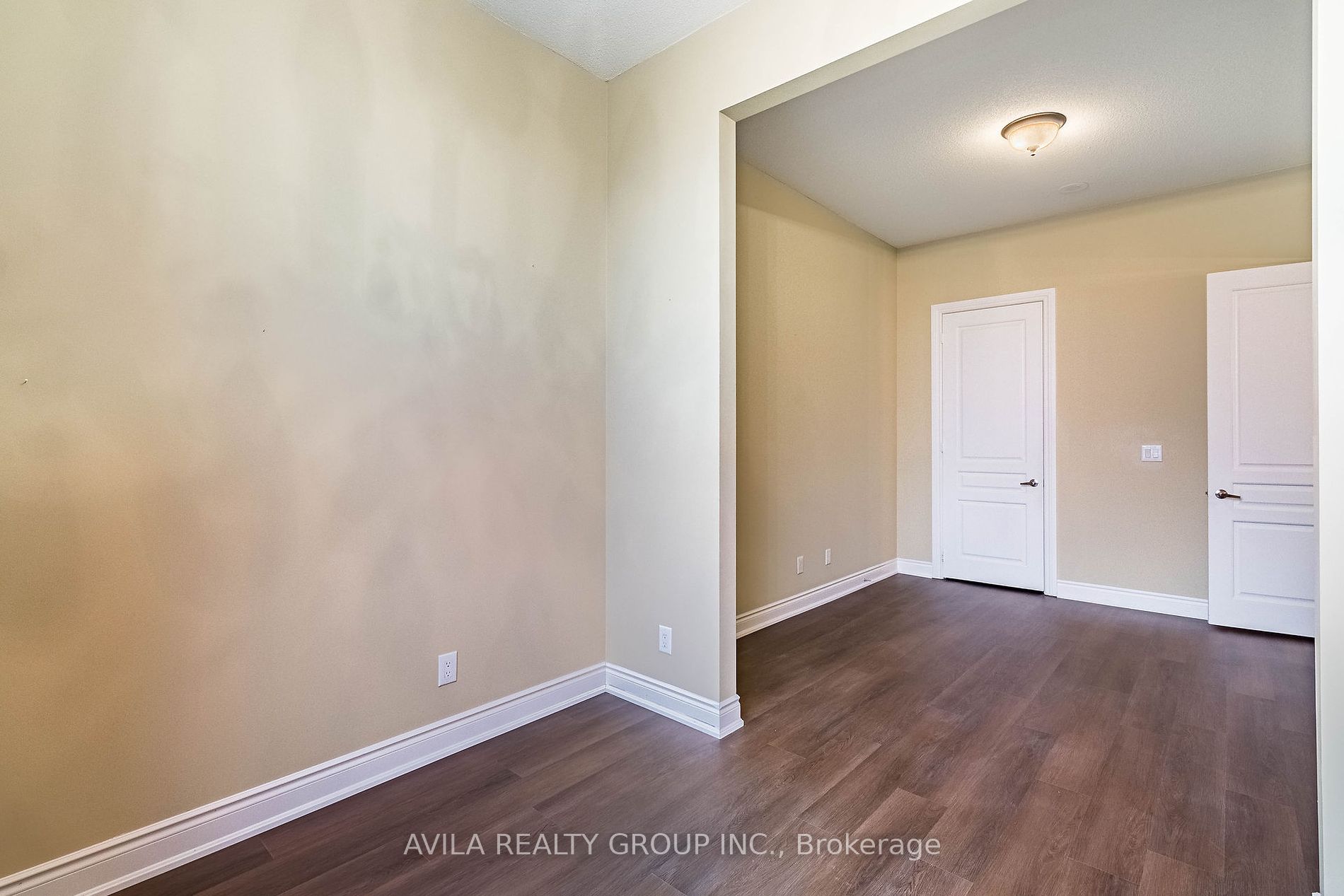 9235 Jane Street, #104