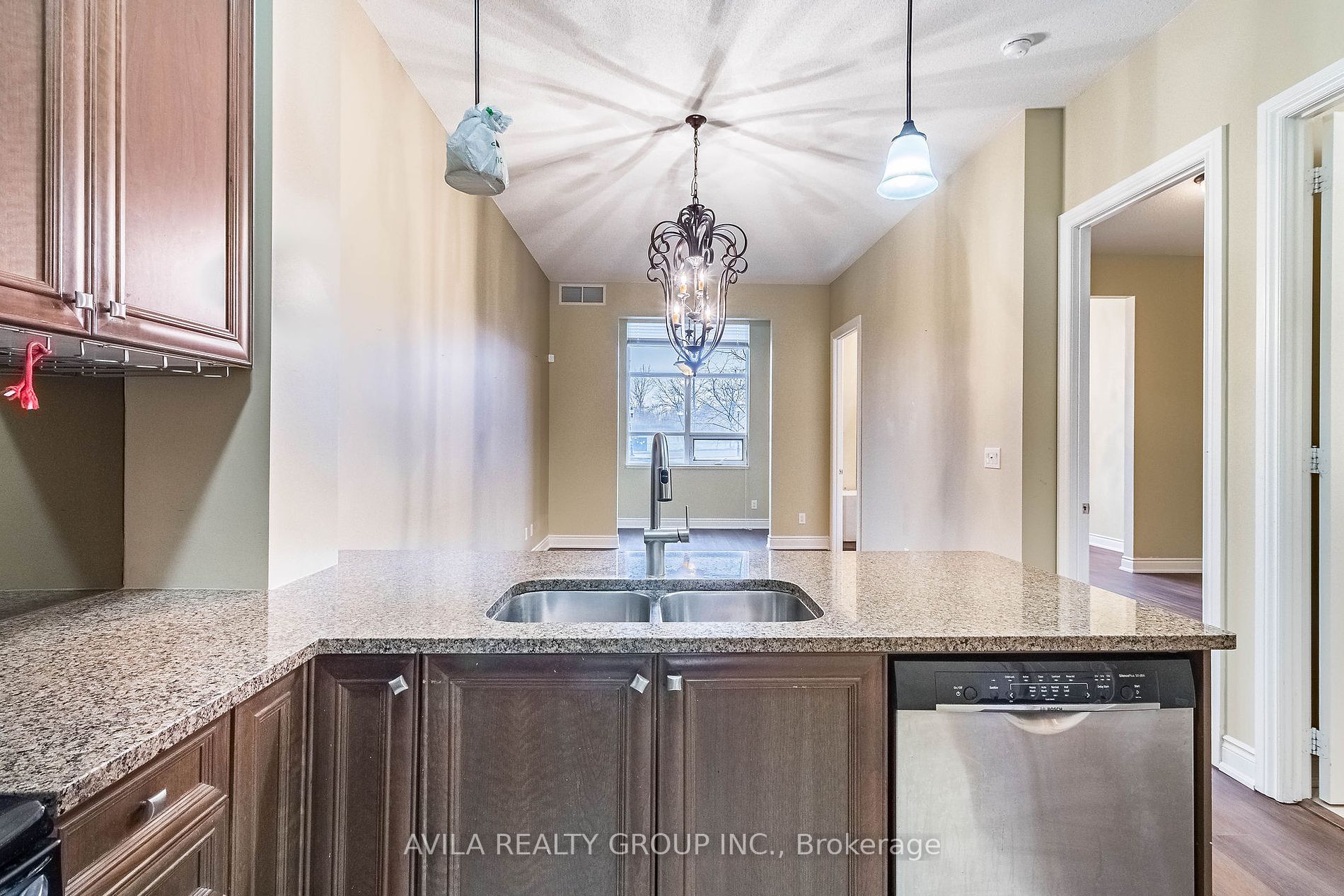 9235 Jane Street, #104