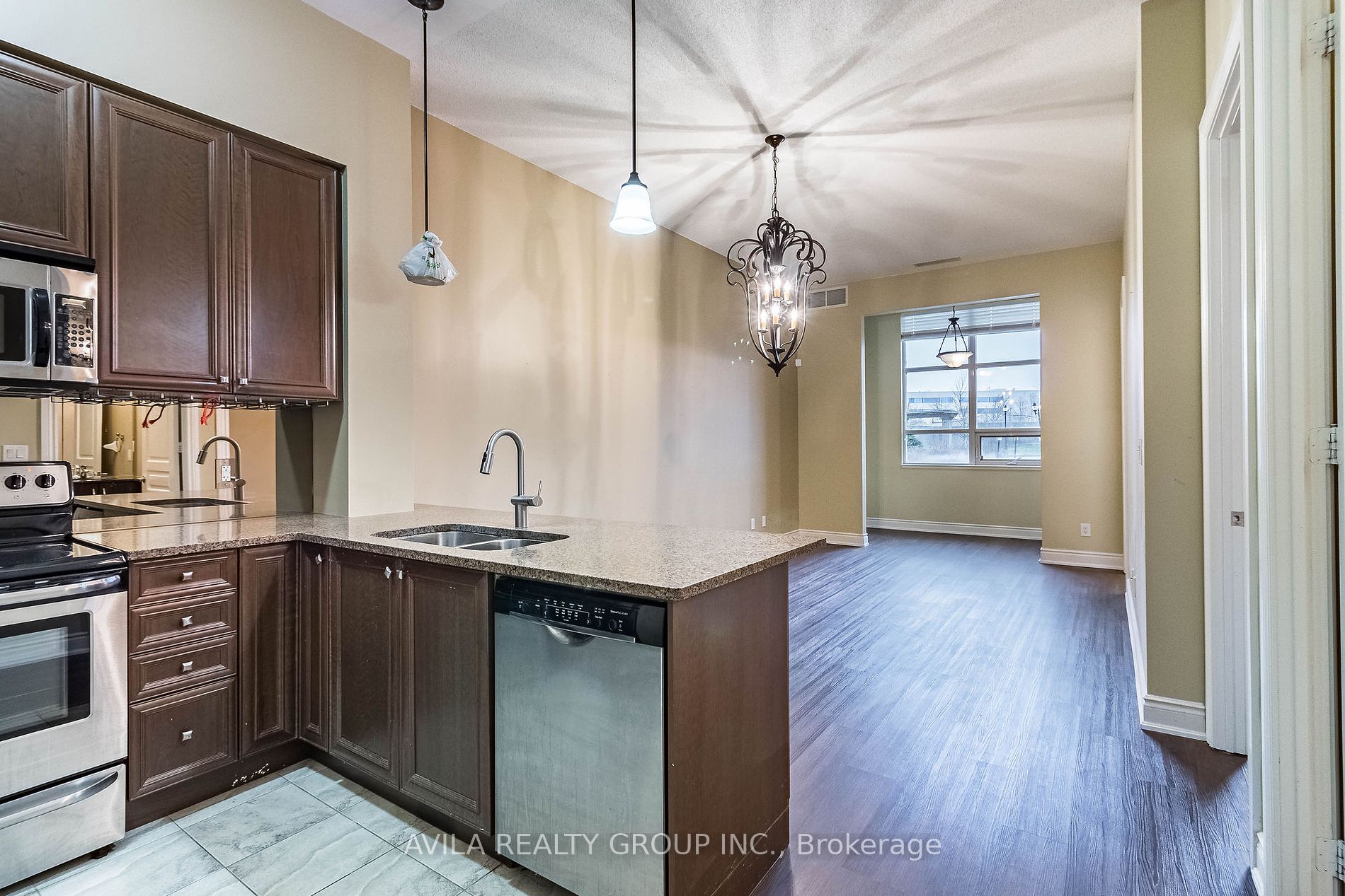 9235 Jane Street, #104