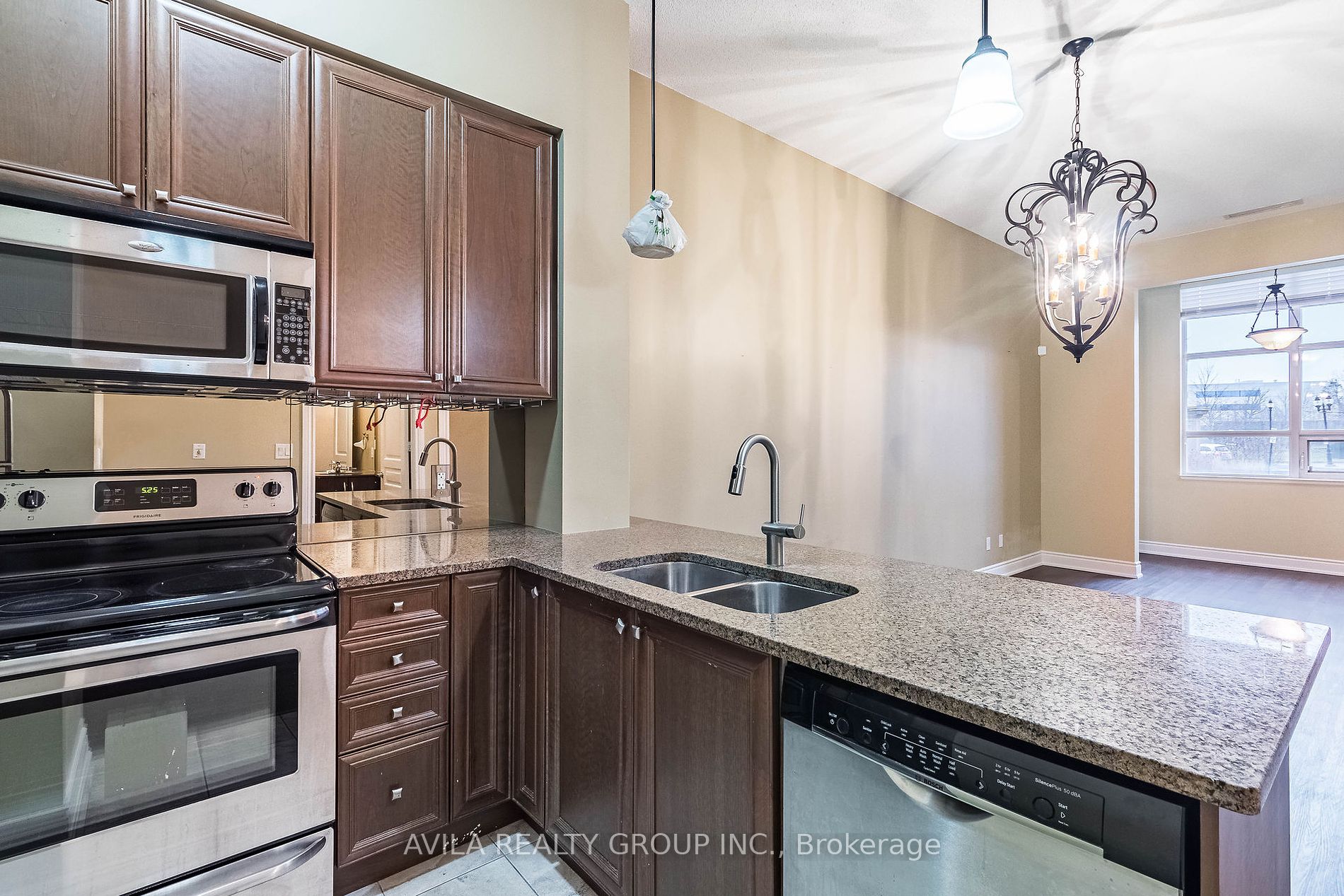 9235 Jane Street, #104