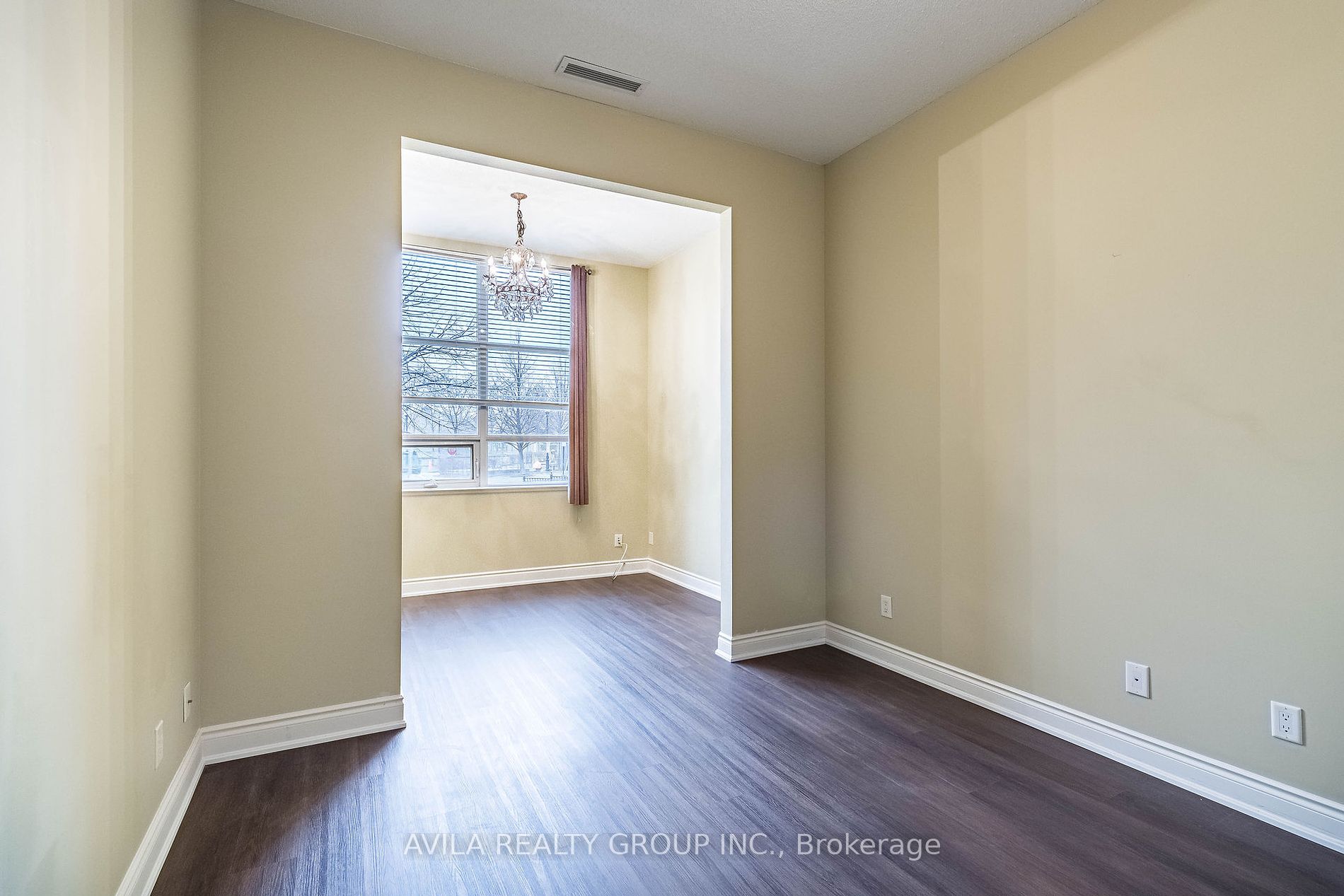 9235 Jane Street, #104