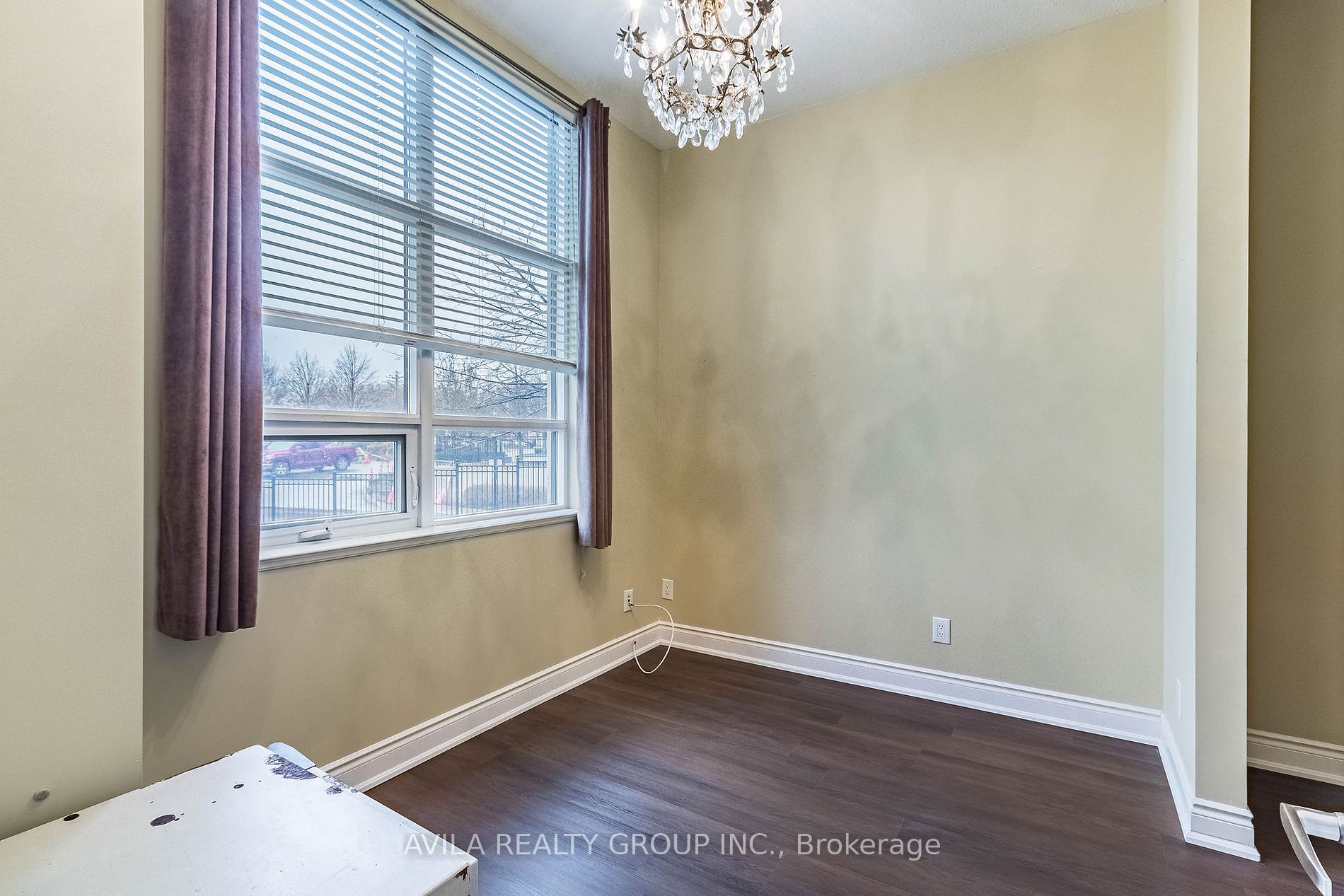 9235 Jane Street, #104