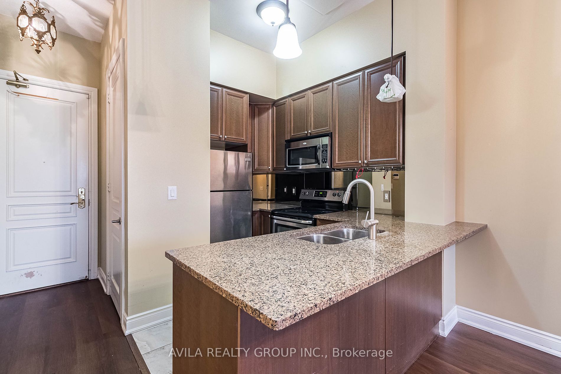 9235 Jane Street, #104