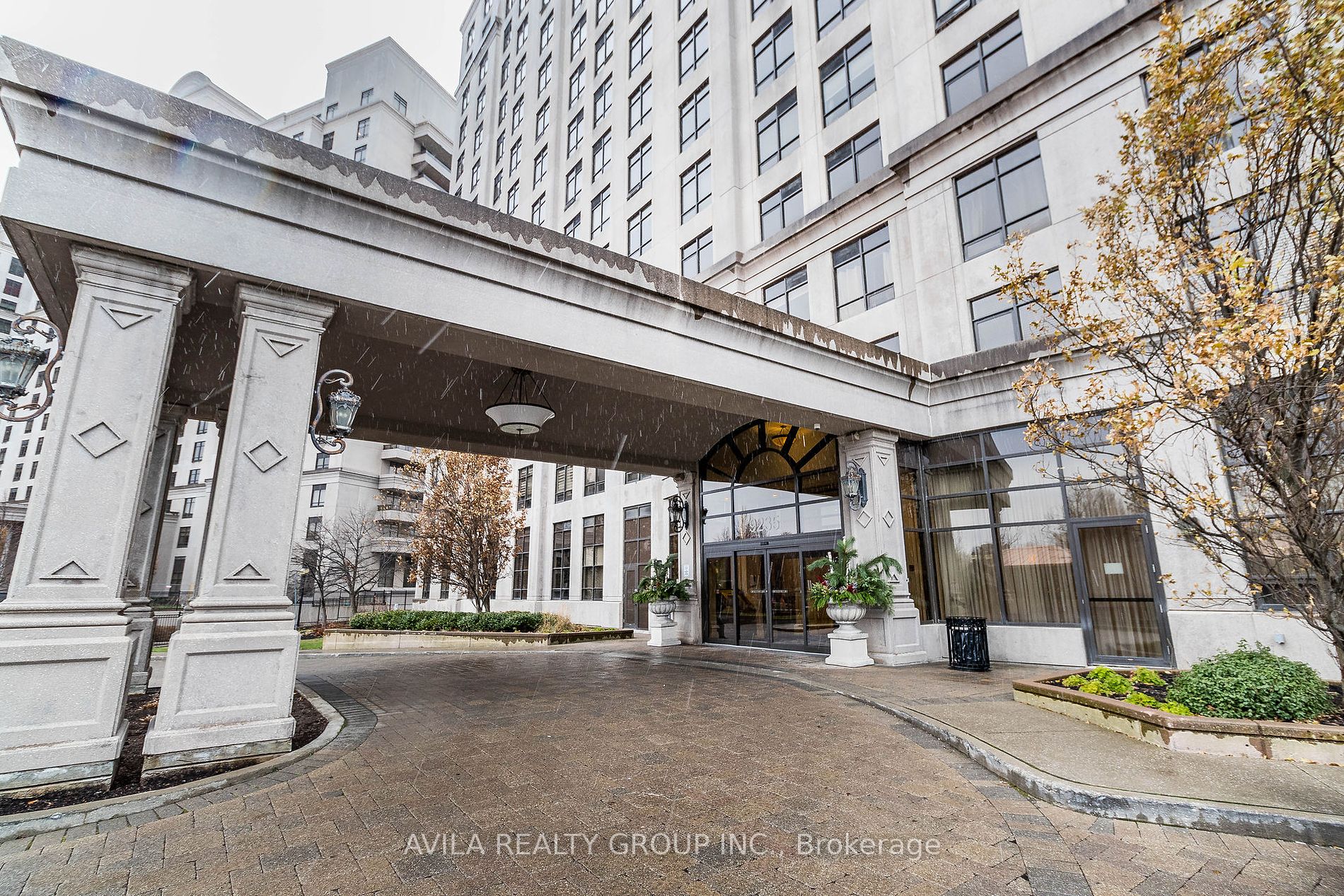 9235 Jane Street, #104